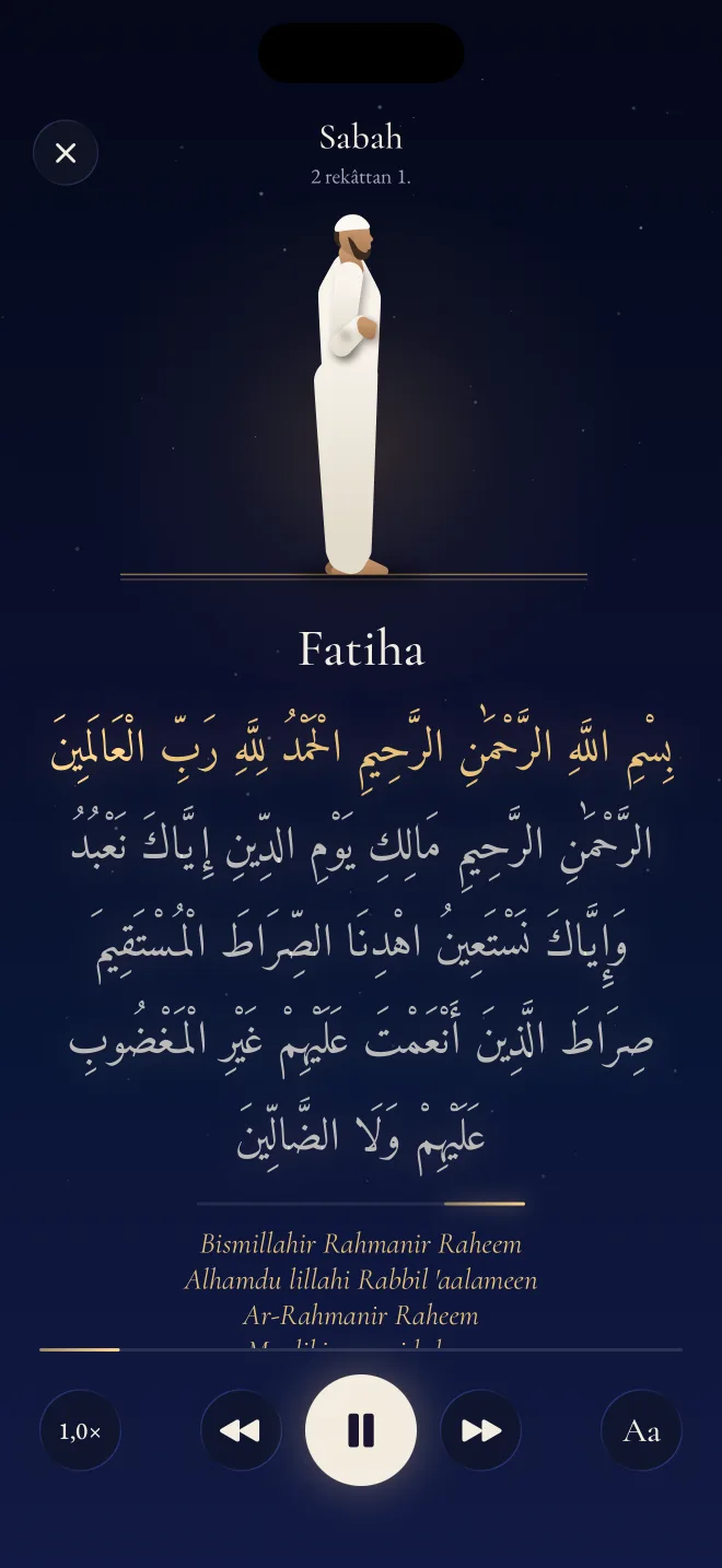 Revertly'de Rehberli Namaz: figür Fatiha için ayakta dururken Arapça kelimeler aydınlanıyor